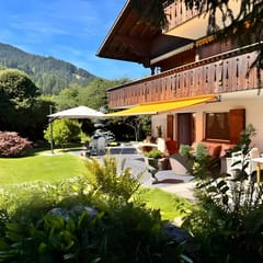3 BR Classic Chalet in Gstaad By Smiling House