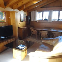 Top Floor Chalet with Balcony and Parking in Saanen