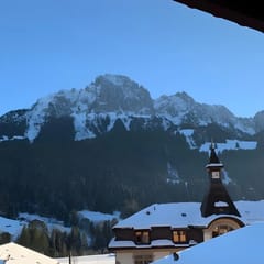 Charming Top floor 4 BR apartment 190m2 with amazing view
