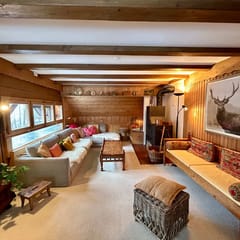 Rougemont Hideaway Chalet by the River