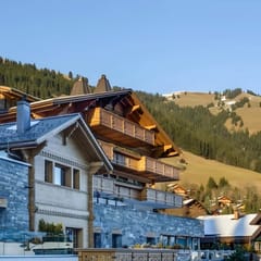 Super Luxury Serviced Apartment next to Gstaad