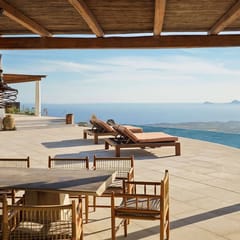 Serene Santorini Villa: Infinity Pool & Sea View