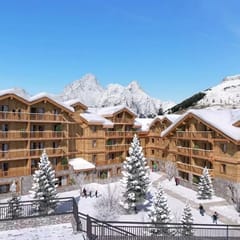 Ski-in Alpine Retreat Near Belle Étoile