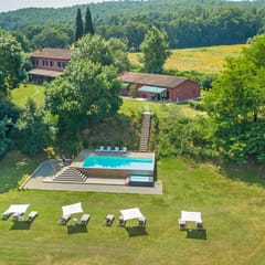 Villa Roses Tuscany Retreat with Private Pool