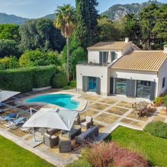 Charming Countryside Retreat With Private Pool