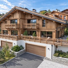 Luxury Alpine Stay With Indoor Jacuzzi