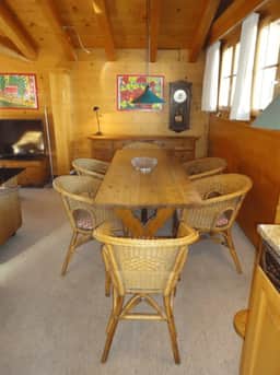 Top Floor Chalet with Balcony and Parking in Saanen
