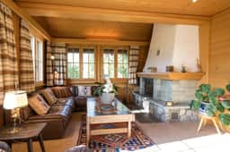 Gstaad Duplex Flat - Amazing Lake Chalet with pond