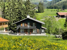 Lovely 4 Bedroom Chalet Great for Ski Holiday