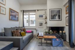 Deluxe Apartment with Mezzanine - Image 2