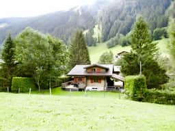 Exclusive, Charming 4 Bedroom Chalet near Gstaad