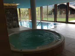 Great view Top floor spacious flat with Pool and Gym