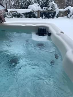 Luxurious Flat with Jacuzzi & Sauna - Image 4