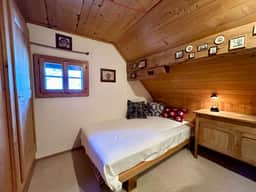 Rougemont Hideaway Chalet by the River