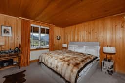 Ski in Ski out authentic Lux chalet on the Wispile