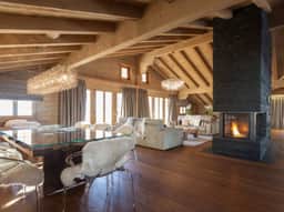 Stunning Modern Chalet with Indoor Pool and Spa - Image 3