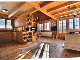 Warm Timbers Flat With Generous Living Area