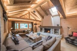 Super private Luxury Chalet with Hotel facilities