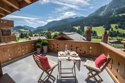 Super private Luxury Chalet with Hotel facilities