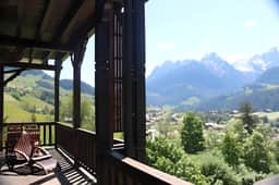Great View spacious 3 BR flat with Pool and Gym