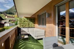 Delightfully Presented Flat with Amazing Views