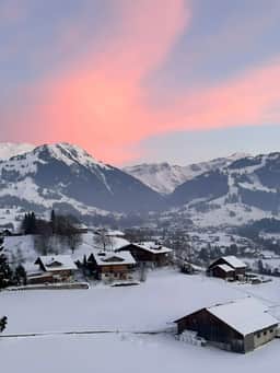 Charming Flat in the Heart of Saanen - Image 2