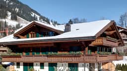 Luxurious 5 Bedroom Chalet With Modern Charm