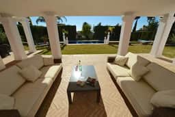 Elegant Villa Near Golf & Coast - Image 3