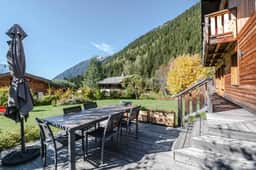 Modern Alpine Retreat Near Ski Slopes - Image 4