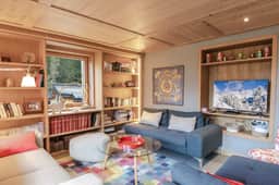 Modern Alpine Retreat Near Ski Slopes - Image 5