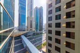 Elegant 2 Bedroom Apartment Overlooking Dubai