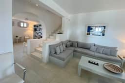 The Luxurious Quiet Corner Villa