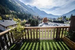 Central Chamonix Stay With Mountain Charm