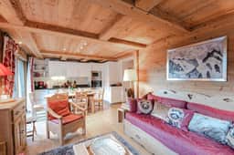 Central Chamonix Stay With Mountain Charm - Image 5