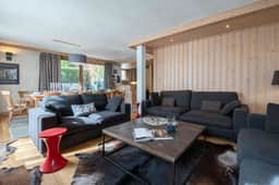Scenic Mountain Apartment With Private Bathrooms