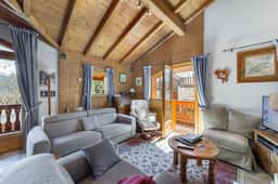 Family-friendly Chalet With Scenic Mountain Views