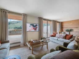 Modern Mountain Retreat with Panoramic Terrace Vie