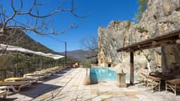 Peaceful Vineyard Escape With Private Pool