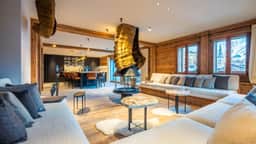 Restored Farmhouse With Panoramic Mountain Views
