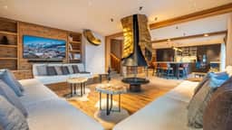 Restored Farmhouse With Panoramic Mountain Views