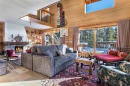 Traditional Chalet With Panoramic Peak Views