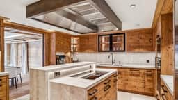 Exclusive Alpine Apartment With Outdoor Space