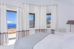 Luxury 5BR Santorini Villa with Infinity Pool - Image 3