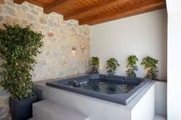 Modern Santorini Villa with Infinity Pool &Jacuzzi - Image 4