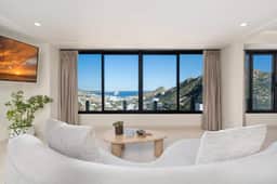 Spacious Luxury Villa With Eight Suites - Image 3