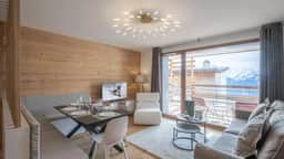 Bright Apartment With Breathtaking Mountain Views - Image 2