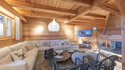 Mountain Retreat With Sauna and Jacuzzi - Image 4