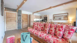 Inviting Alpine Apartment Near Village Center - Image 5