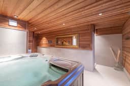 Five-bedroom Chalet at Slopes Foot - Image 3