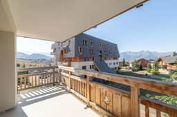 Panoramic Mountain Views From Alpine Apartment - Image 3